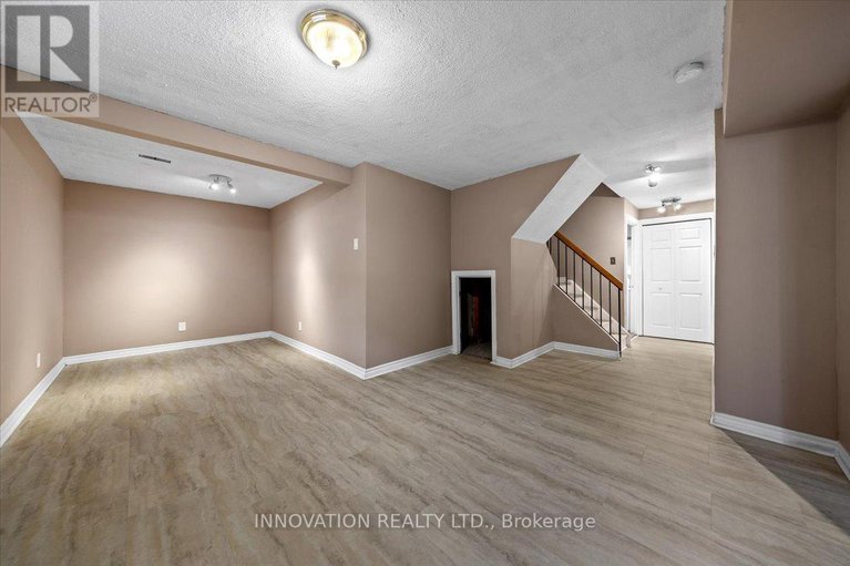 28436166/1553-marcoux-drive/bilberry-creekqueenswood-heights/ottawa/ontario/K1E2K5_30