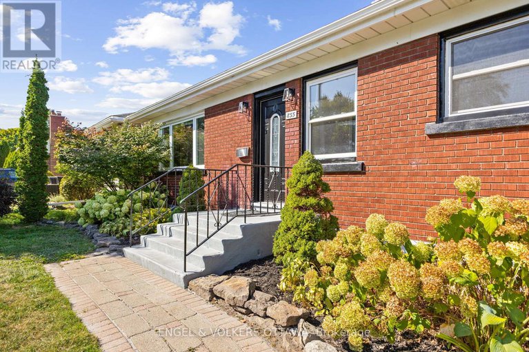 28876122/855-weston-drive/elmvale-acres/ottawa/ontario/K1G1W5_2