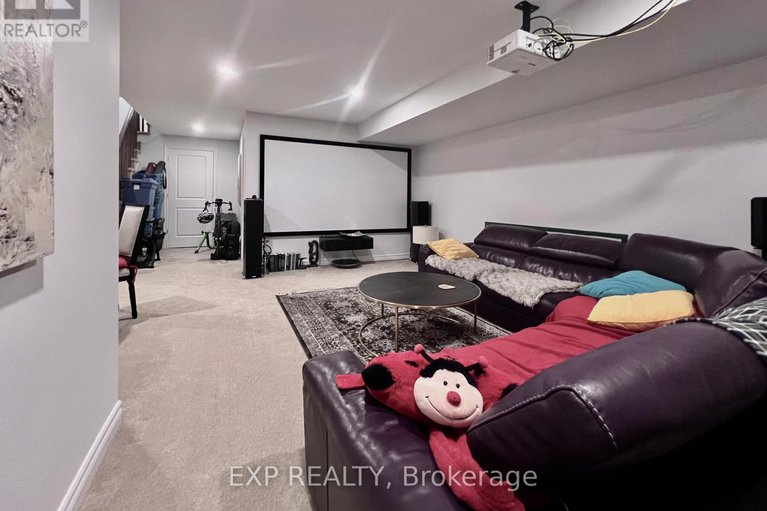 28184819/926-brian-good-avenue/riverside-southgloucester-glen/ottawa/ontario/K4M0N7_41