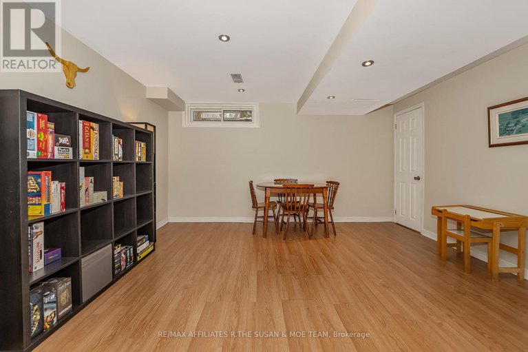 29250493/59-birchbank-crescent/bridlewood/ottawa/ontario/K2M2J9_29