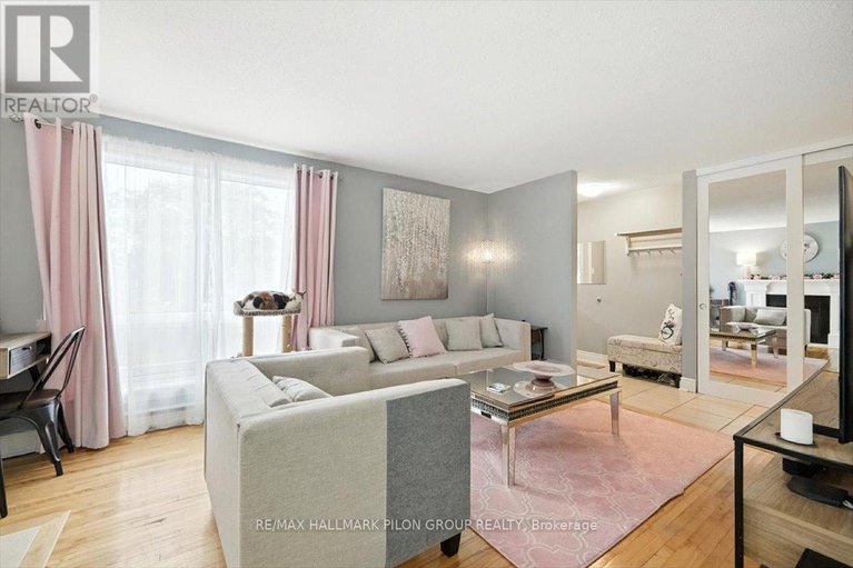 28811571/81a-758-st-andre-drive/hiawatha-parkconvent-glen/ottawa/ontario/K1C4S4_3