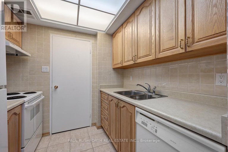 29419876/ph7-555-brittany-drive/viscount-alexander-park/ottawa/ontario/K1K4C5_18