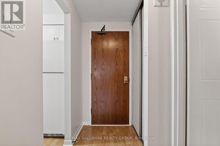 29629891/305-80-sandcastle-drive/leslie-park/ottawa/ontario/K2H9E7_6