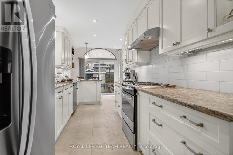 29591881/210-hunterbrook-street-n/morgans-grantsouth-march/ottawa/ontario/K2K0E6_3