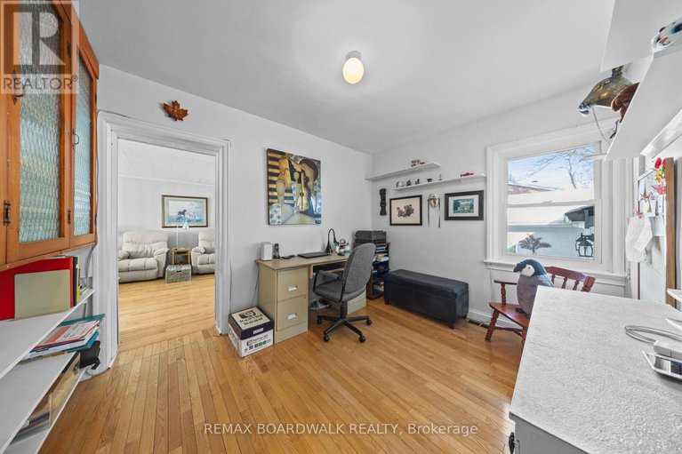 29393366/961-kingsmere-avenue/mckellar-heightsglabar-park/ottawa/ontario/K2A3K3_17