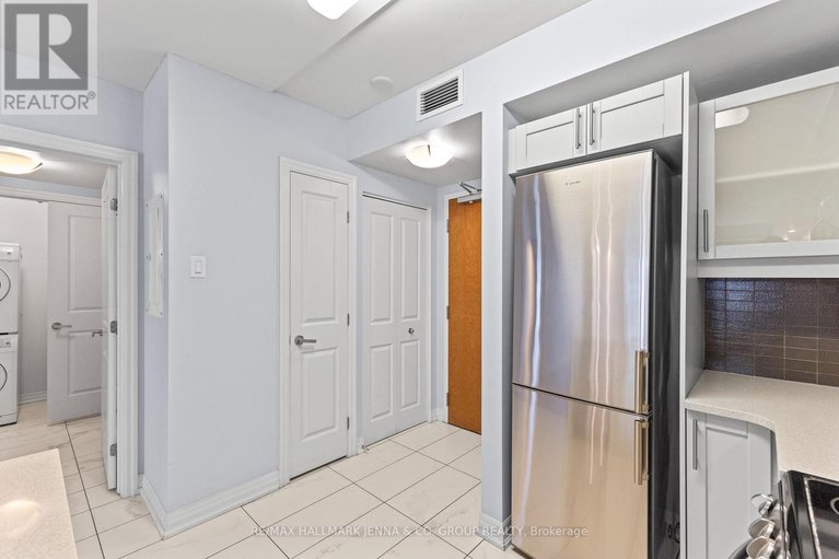 28292069/1306-195-besserer-street/sandy-hill/ottawa/ontario/K1N0B6_8