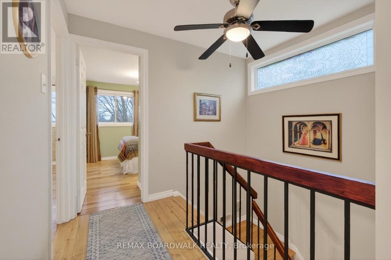 29607397/7925-jeanne-darc-boulevard-n/orleans-wood/ottawa/ontario/K1C2C7_17