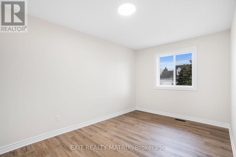 28175834/58-castlebeau-street/embrun/russell/ontario/K0A1W0_15