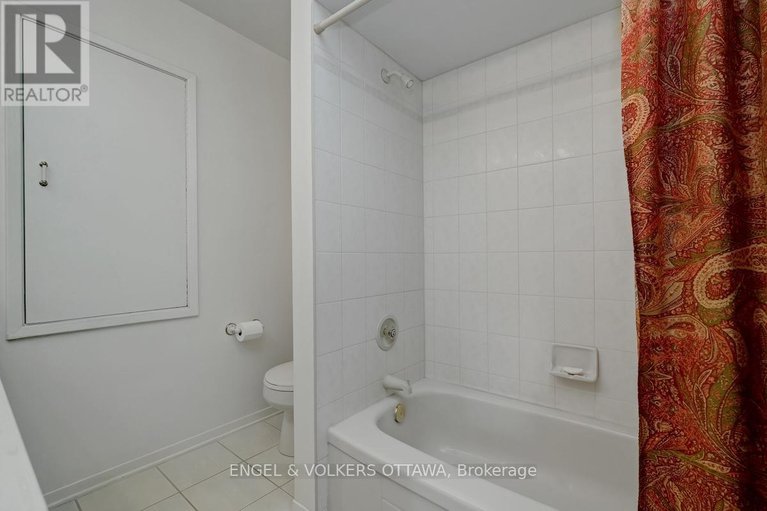 28906632/15-dickson-street/bruce-farmgraham-parkqualicumbellands/ottawa/ontario/K2H7H6_37