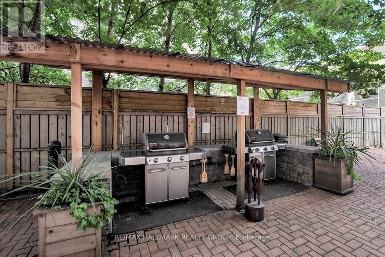 28940171/802-429-somerset-street-w/ottawa-centre/ottawa/ontario/K2P2P5_25
