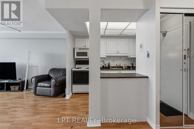 29350821/1112-555-brittany-drive/viscount-alexander-park/ottawa/ontario/K1K4C5_11