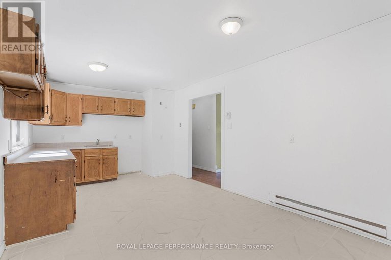 29633490/69-home-avenue/vankleek-hill/champlain/ontario/K0B1R0_7