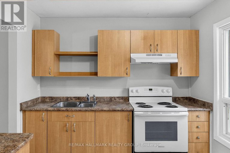 29254811/3219-stockton-drive/blossom-parkkemp-parkfindlay-creek/ottawa/ontario/K1T1S3_17