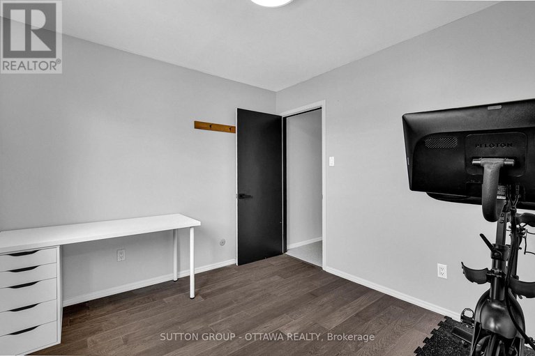 28535998/13-weatherwood-crescent/pineglencountry-place/ottawa/ontario/K2E7C5_33