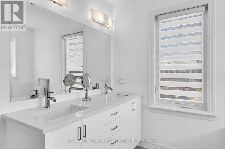 29635213/112-crevasse-road/mer-bleuebradley-estatesanderson-park/ottawa/ontario/K1W0P9_34