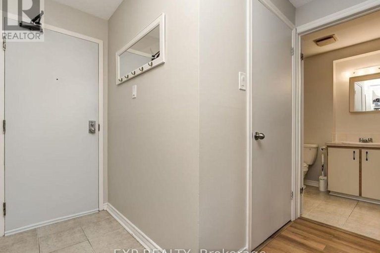 28853608/306-6376-bilberry-drive/orleans-wood/ottawa/ontario/K1C4P6_3
