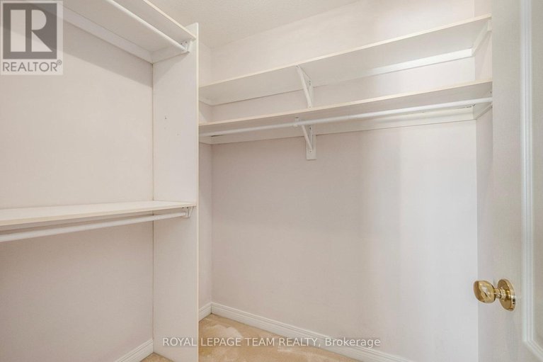 28728936/239-markland-crescent/barrhaven-east/ottawa/ontario/K2G6A9_24