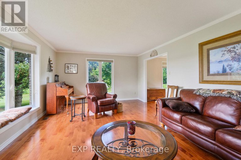 28484309/1376-macdonald-road/russell-twp/russell/ontario/K4R0K1_3