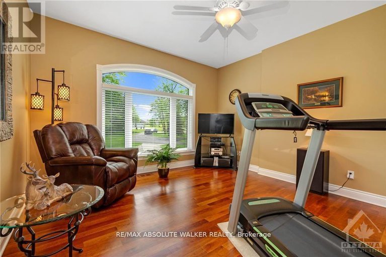 28148161/2501-kearns-way/osgoode-twp-north-of-reg-rd-6/ottawa/ontario/K4P1R9_17