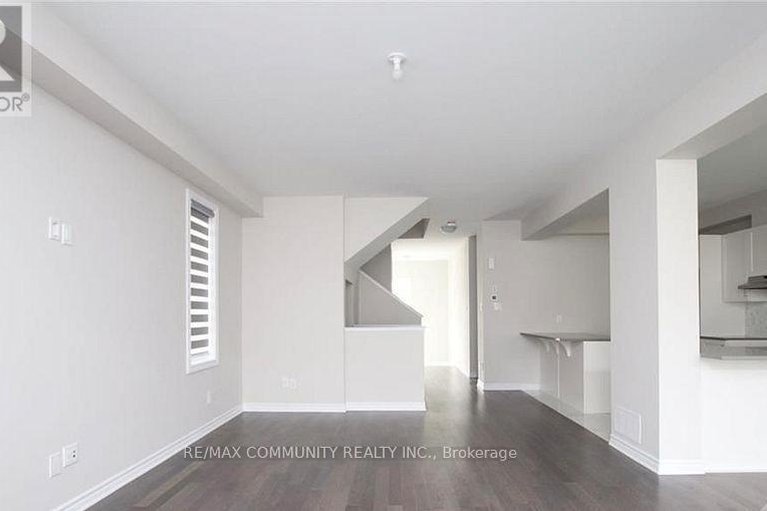 29105852/32-pacing-walk/goulbourn-twp-from-franktown-rdsouth-to-rideau/ottawa/ontario/K0A2Z0_5