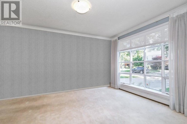 28544355/968-sadler-crescent/whitehaven/ottawa/ontario/K2B5H7_11
