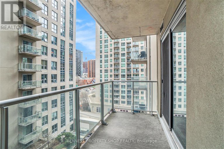 28184809/807-242-rideau-street/sandy-hill/ottawa/ontario/K1N0B7_9