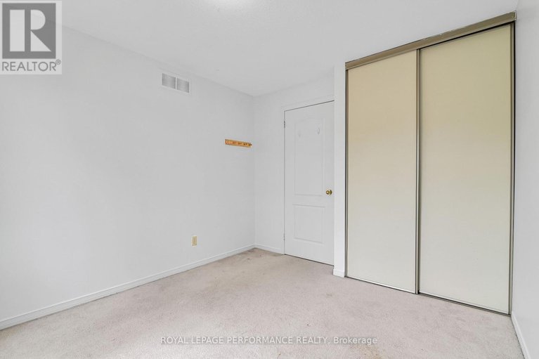 28371665/17-1838-summerfields-crescent/chapel-hill/ottawa/ontario/K1C7B7_30