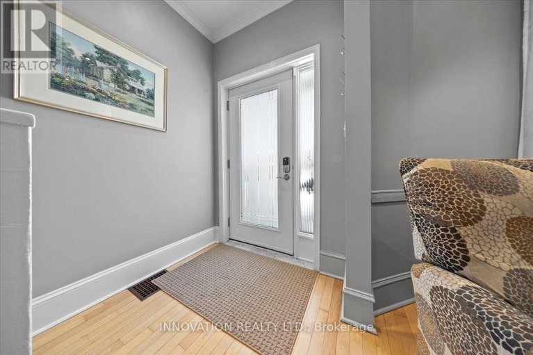 29473998/574-cole-avenue/mckellarhighland/ottawa/ontario/K2A2B5_4