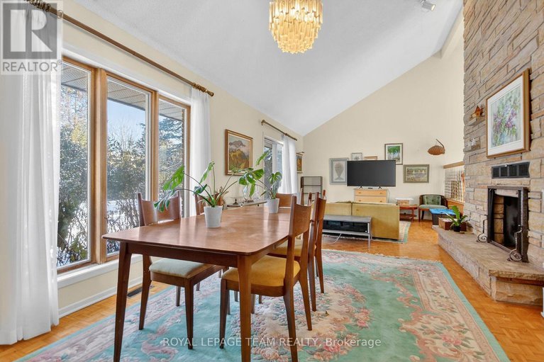 29176701/7-little-road/riverside-southgloucester-glen/ottawa/ontario/K1V1H5_17