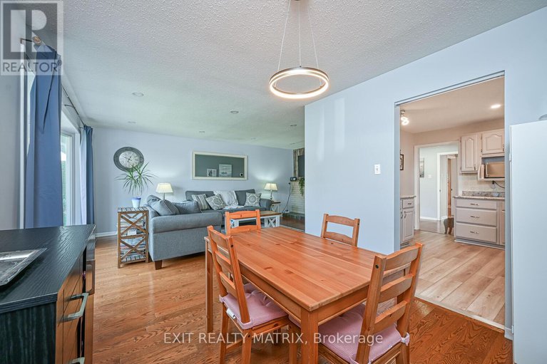 28875477/90-chesterton-drive/borden-farmstewart-farmcarleton-heightsparkwood-hills/ottawa/ontario/K2E5T6_7