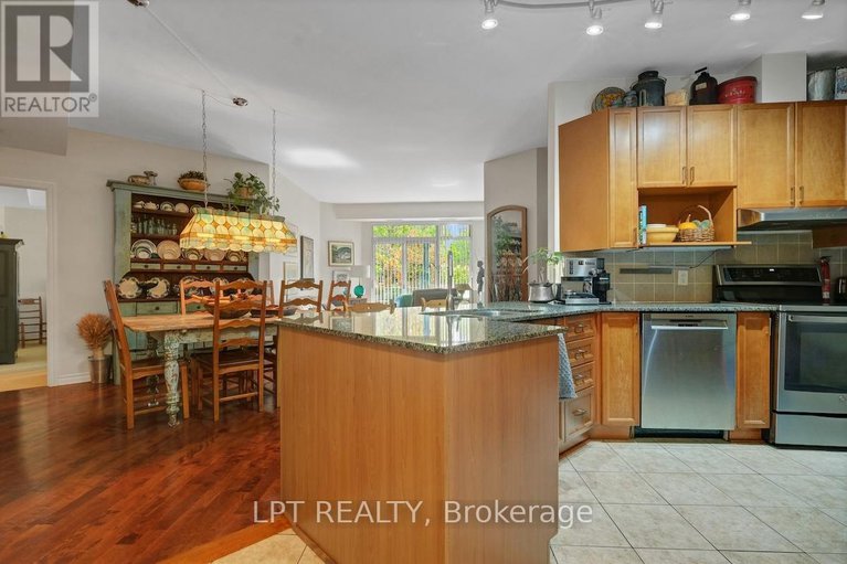 28929558/102-205-bolton-street/lower-townbyward-market/ottawa/ontario/K1N1K7_14