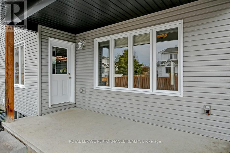 29315283/29-meadowlark-street/village-of-russell/russell/ontario/K4R0B8_31