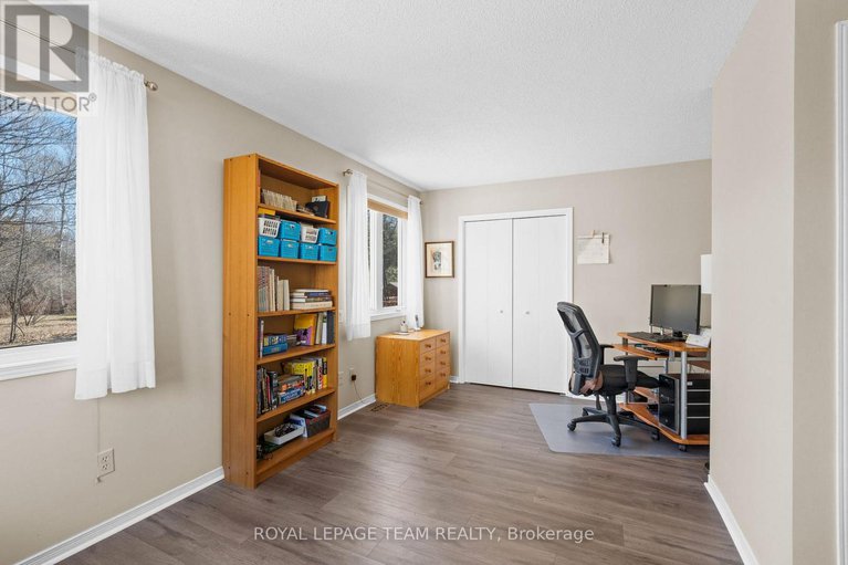 28656808/6481-rideau-valley-drive-n/manotick-south-to-roger-stevens/ottawa/ontario/K4M1B3_22