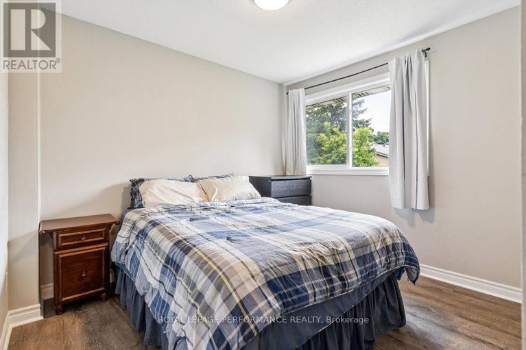 28585598/74-4634-cosmic-place/pineview/ottawa/ontario/K1B4R8_26