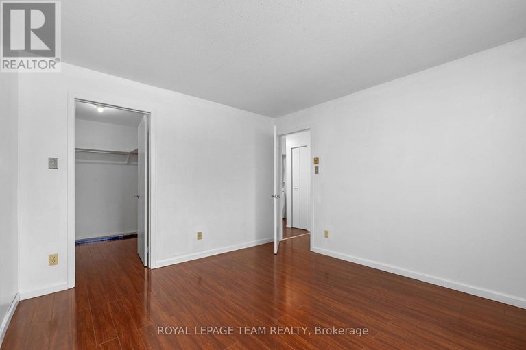 29098666/314-214-viewmount-drive/borden-farmstewart-farmcarleton-heightsparkwood-hills/ottawa/ontario/K2E7X3_14