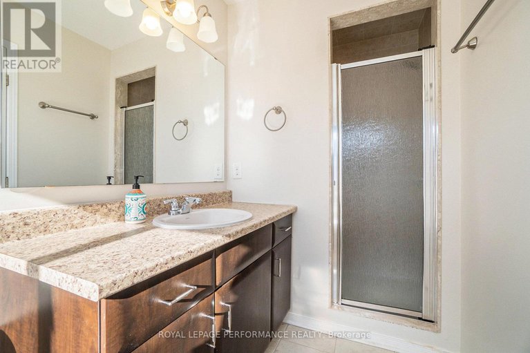 28995605/g-3721-riverbreeze-street/half-moon-bay/ottawa/ontario/K2J0T1_15