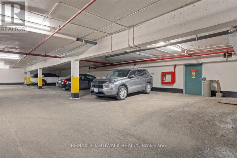 29678878/702-20-the-driveway-drive/ottawa-centregolden-triangle/ottawa/ontario/K2P1C8_34