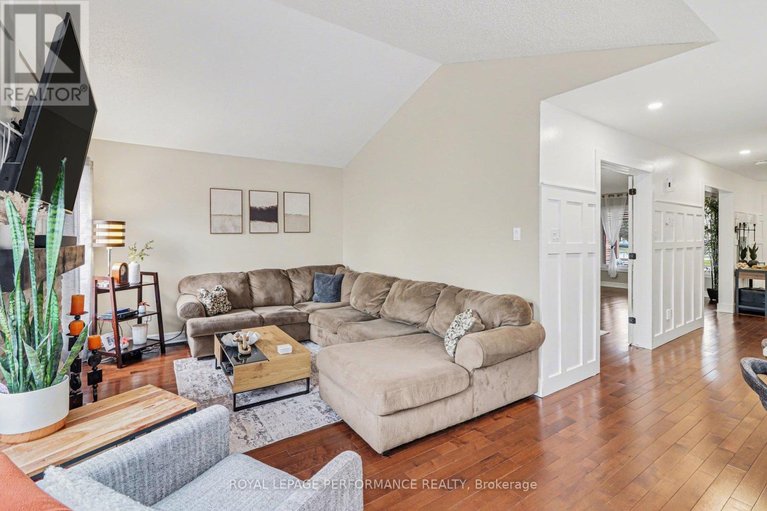 29602570/1006-sheenboro-crescent/fallingbrookpineridge/ottawa/ontario/K4A3M8_8