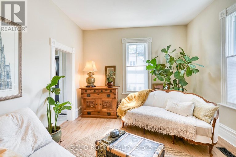 28568795/33a-and-33b-napoleon-street/carleton-place/carleton-place/ontario/K7C2X4_9