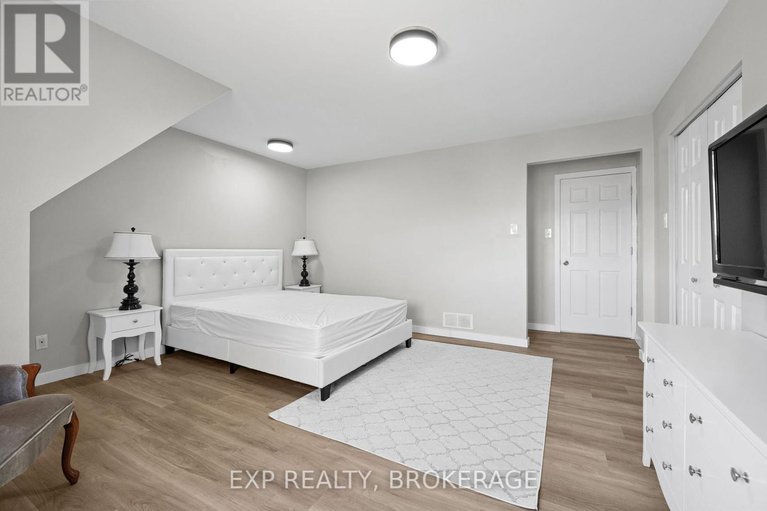 28891209/21-durbin-court/katimavik/ottawa/ontario/K2L3T7_32