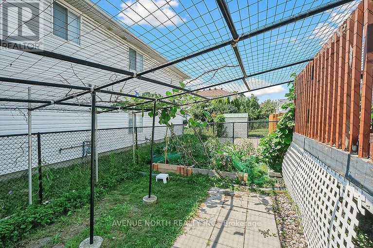28782241/59-splinter-crescent/fairfield-heights/ottawa/ontario/K2B1B3_27