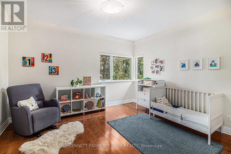 28239402/1934-lenester-avenue/mckellar-heightsglabar-park/ottawa/ontario/K2A1J9_19
