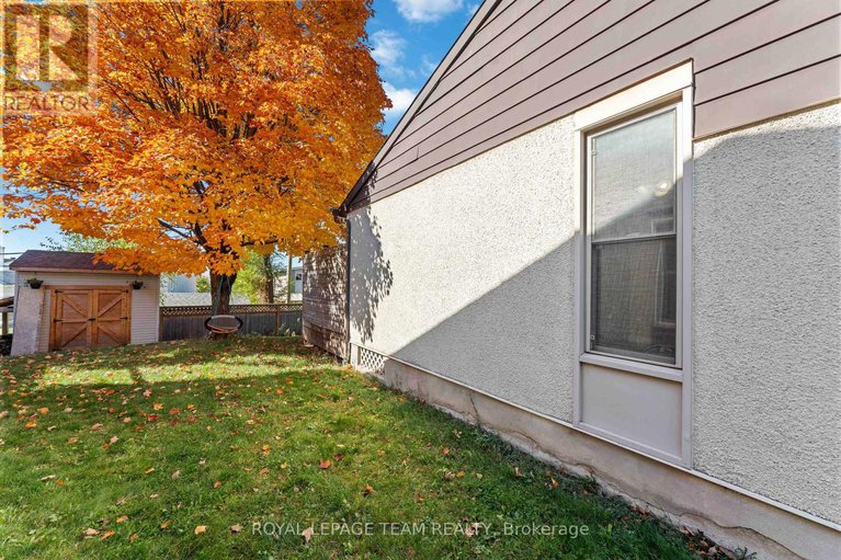 29038836/1094-alenmede-crescent/fairfield-heights/ottawa/ontario/K2B8H3_34