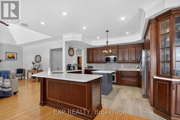 29536082/6715-suncrest-drive/greely/ottawa/ontario/K4P0B3_12