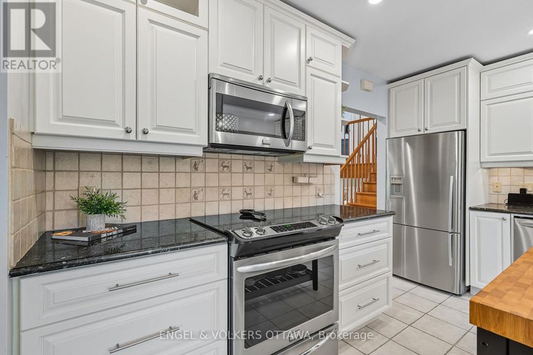 28842366/1800-devlin-crescent/playfair-park/ottawa/ontario/K1H5T6_8