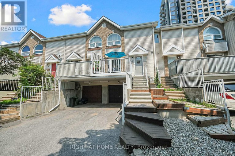 28668515/85-thornbury-crescent/centrepointe/ottawa/ontario/K2G6C4_1
