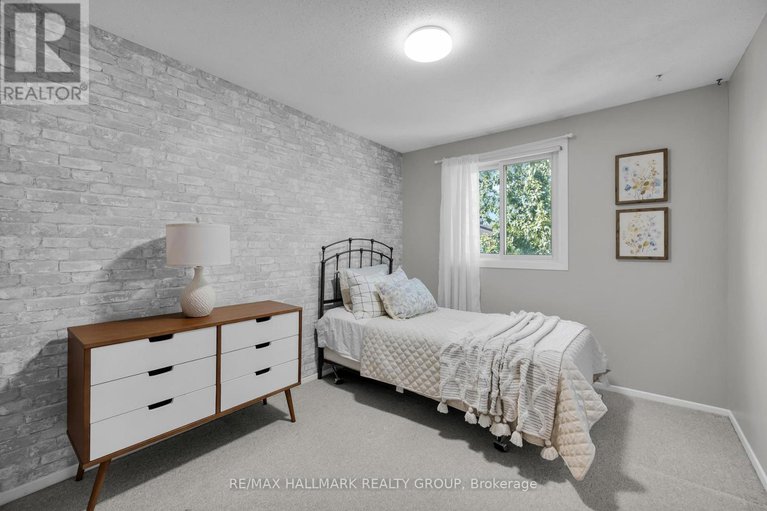 28804570/3-409-montfort-street/cardinal-glen/ottawa/ontario/K1L8G8_17