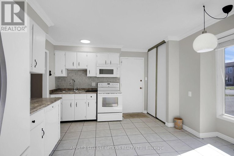 29626461/11-elvaston-avenue/craig-henrywoodvale/ottawa/ontario/K2G3T2_5