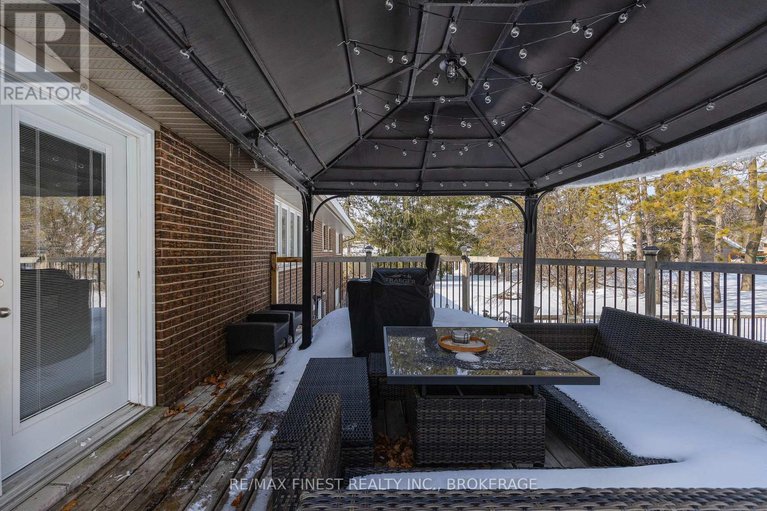 29422914/2518-rideau-ferry-road/drummondnorth-elmsley-north-elmsley-twp/drummondnorth-elmsley/ontario/K7H3C7_11