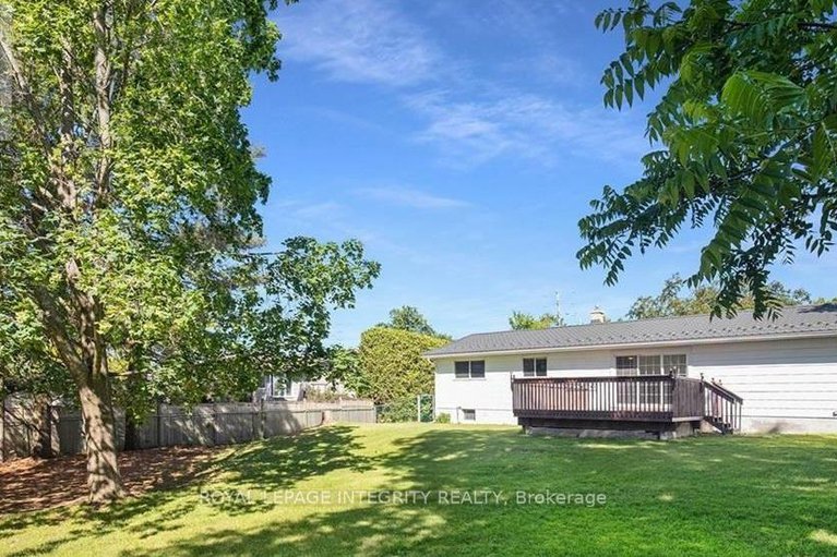 29434003/6054-fernbank-road/stittsville-south/ottawa/ontario/K2S1B6_29